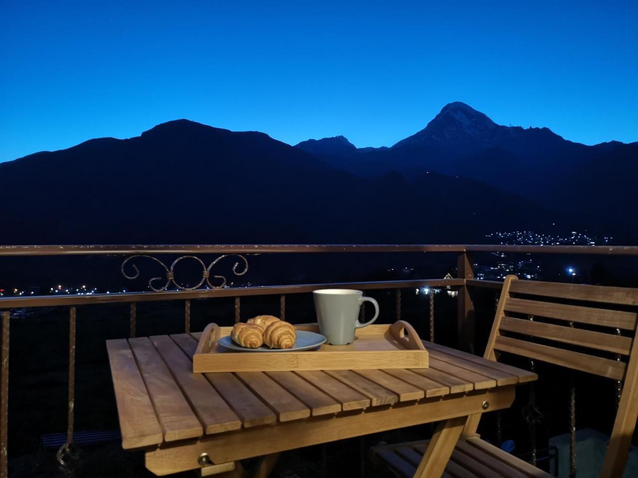 Nikolo Inn Kazbegi Exteriör bild