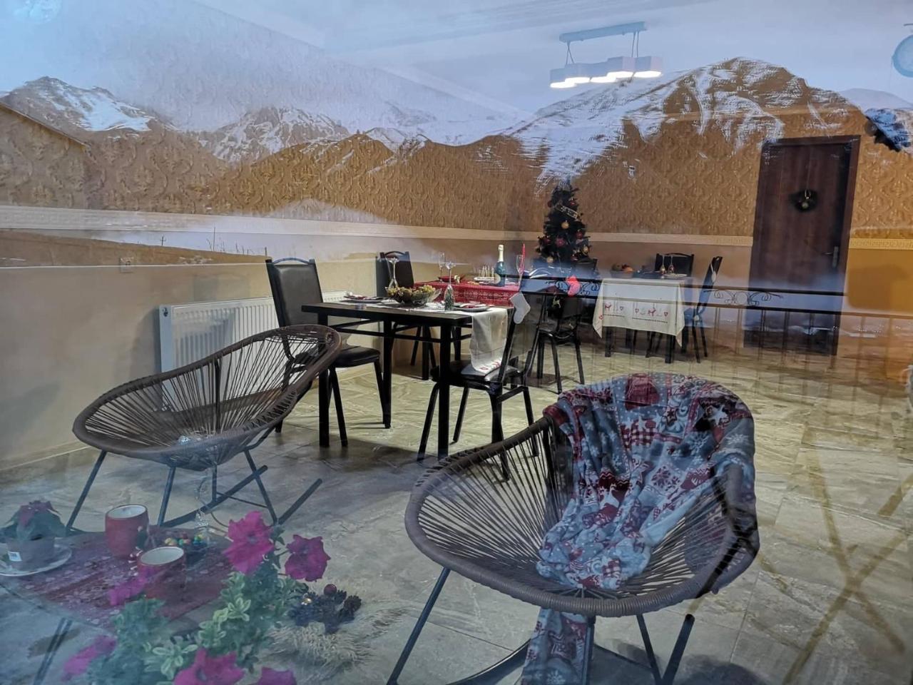 Nikolo Inn Kazbegi Exteriör bild